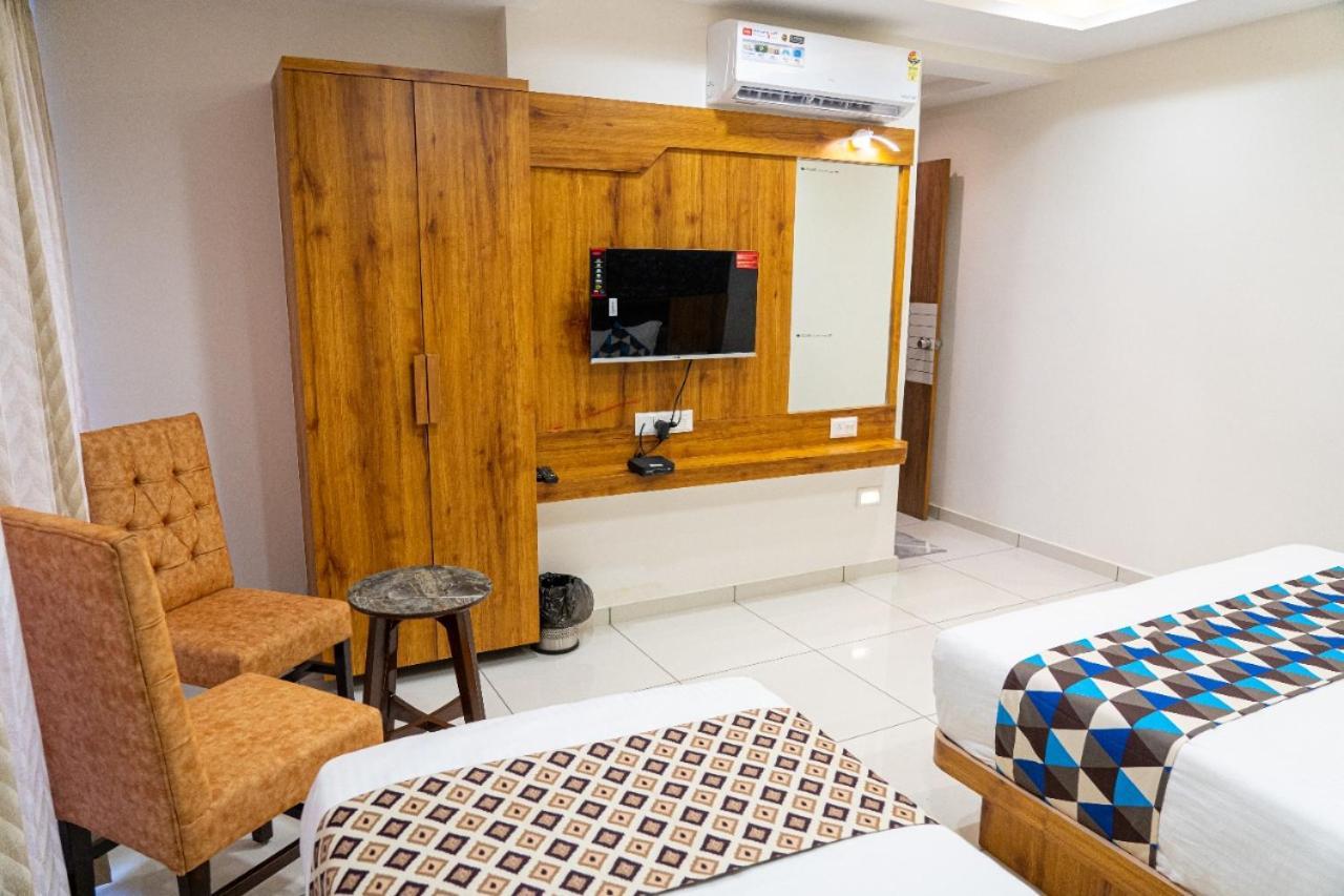 Hotel Lee Grand Ānand المظهر الخارجي الصورة