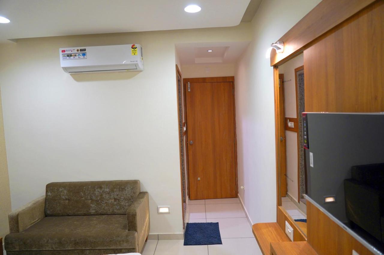 Hotel Lee Grand Ānand المظهر الخارجي الصورة