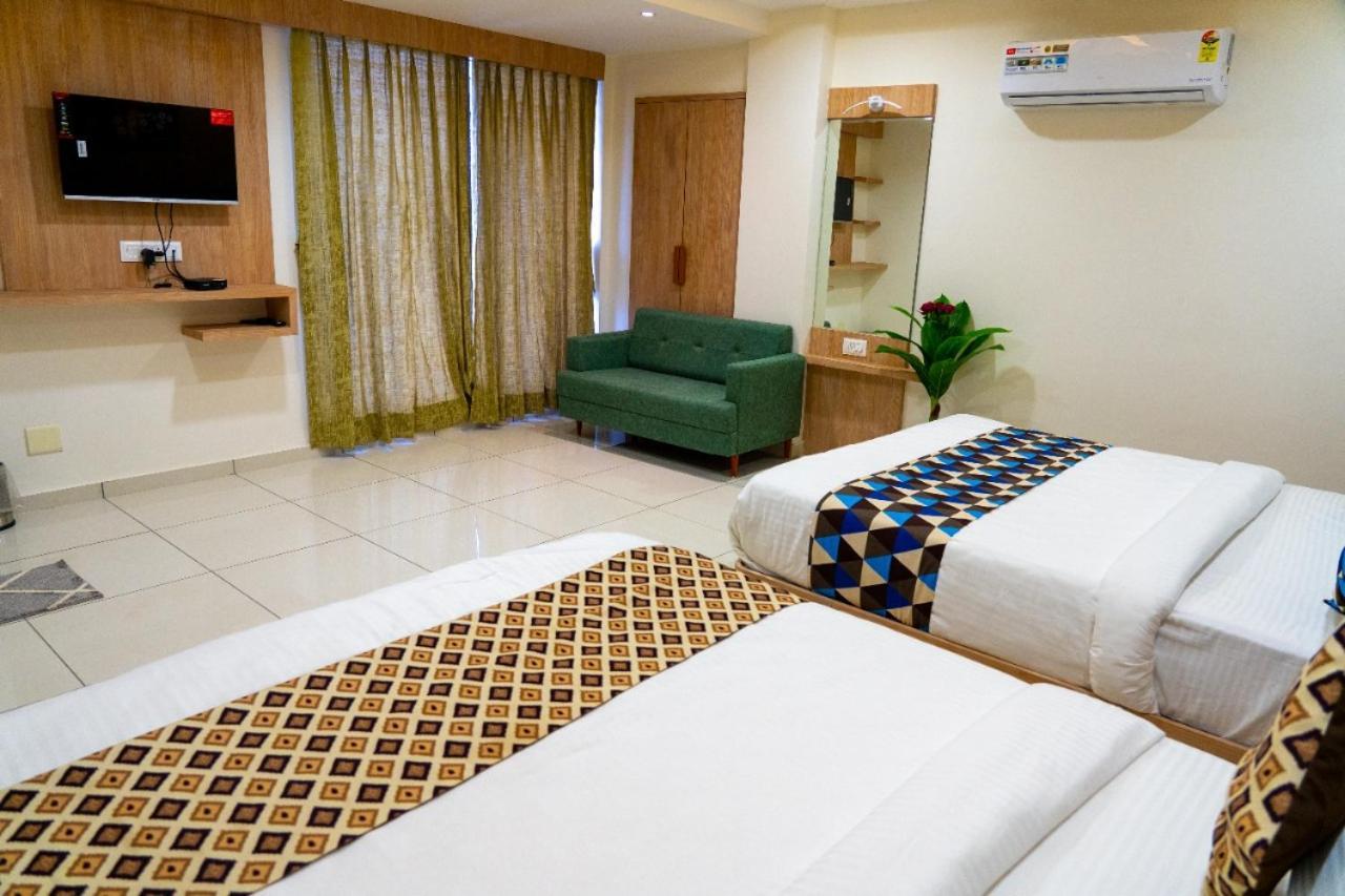 Hotel Lee Grand Ānand المظهر الخارجي الصورة